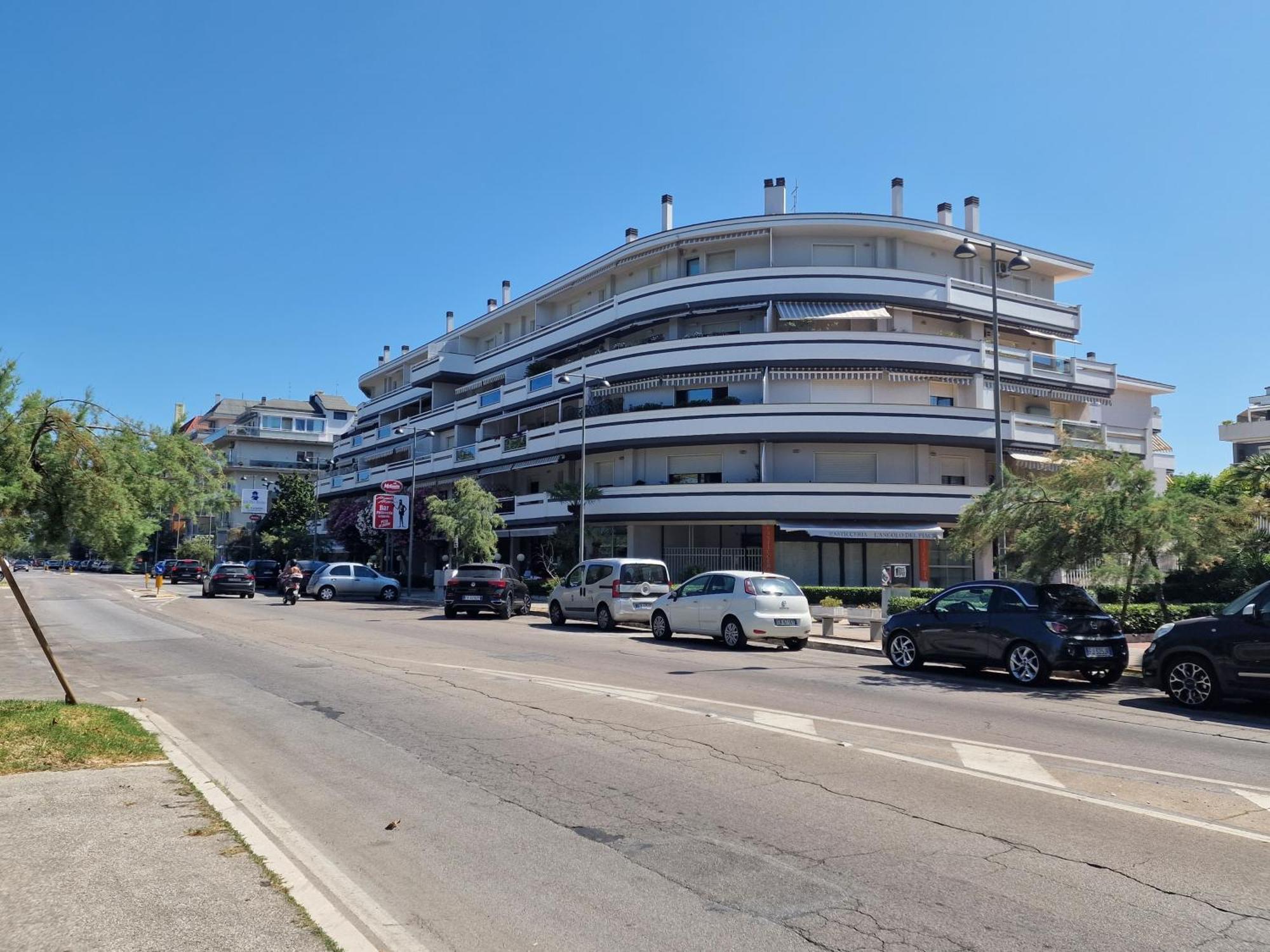 Tramonti Apartments Pescara Buitenkant foto