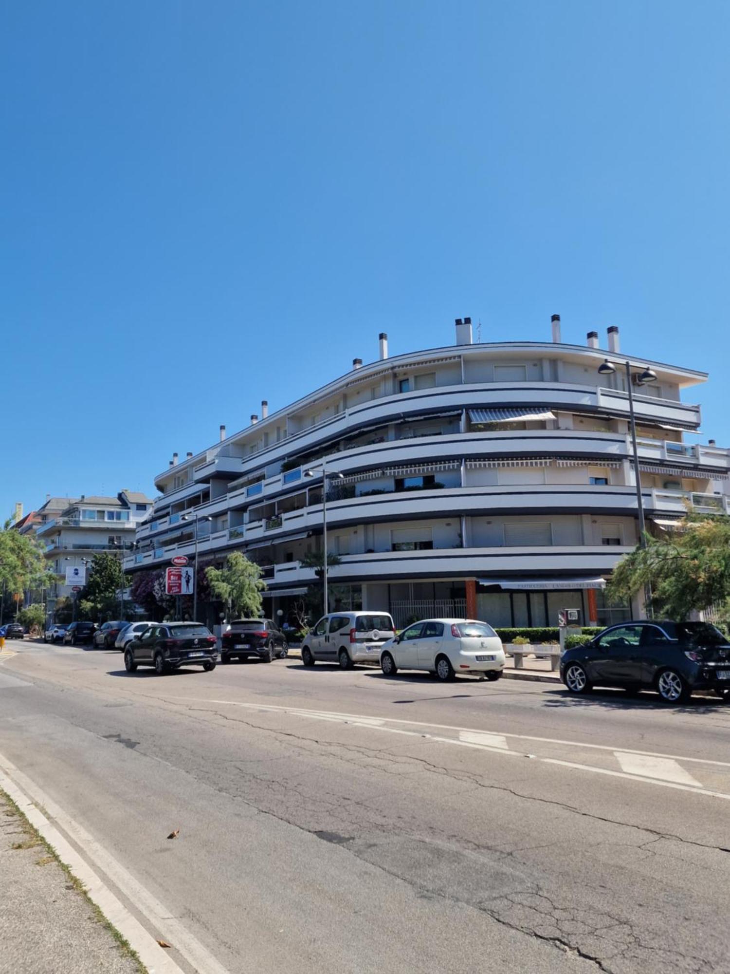 Tramonti Apartments Pescara Buitenkant foto